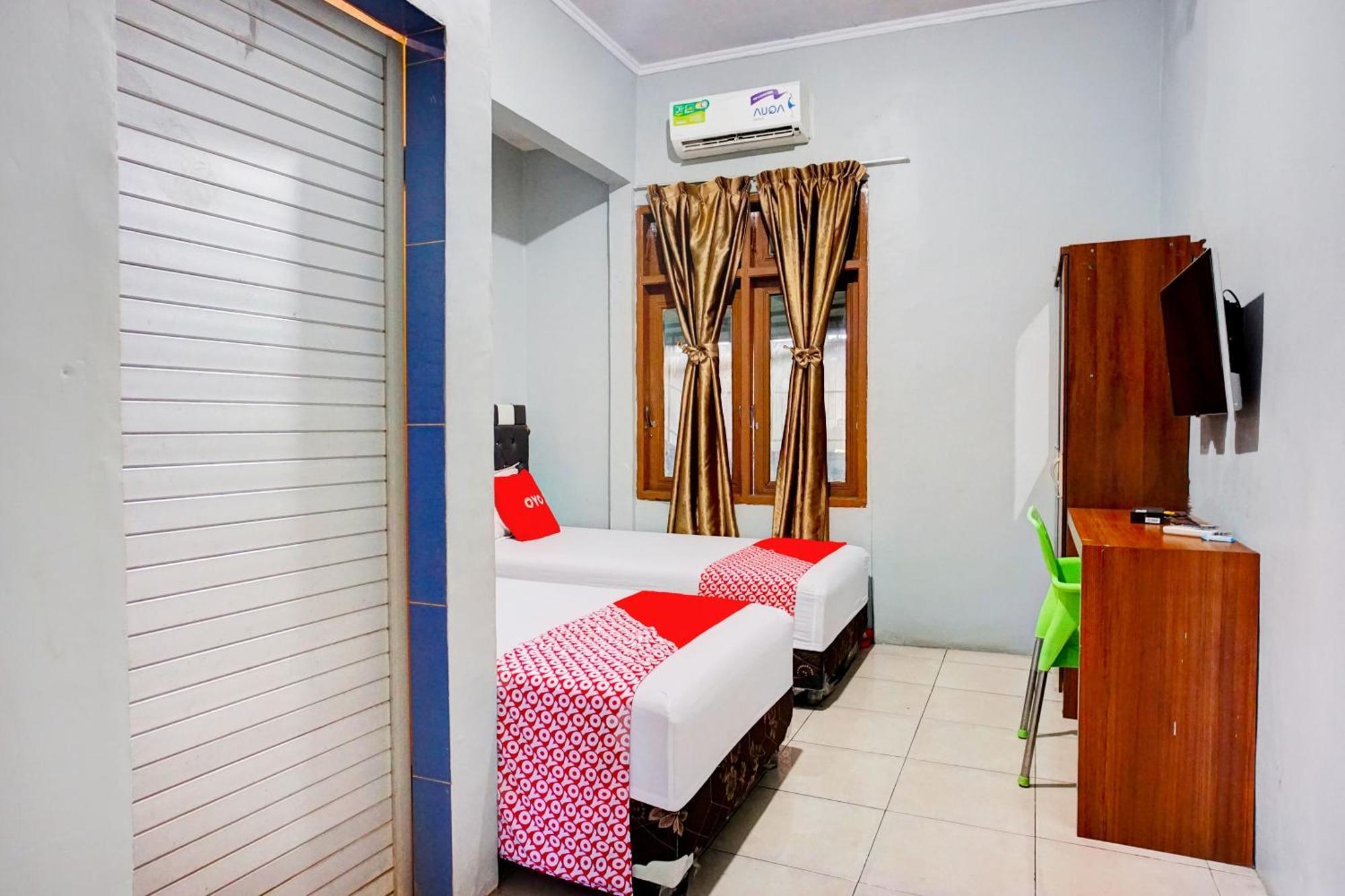 Oyo 93071 Home Stay Kembar Syariah Binjai 외부 사진