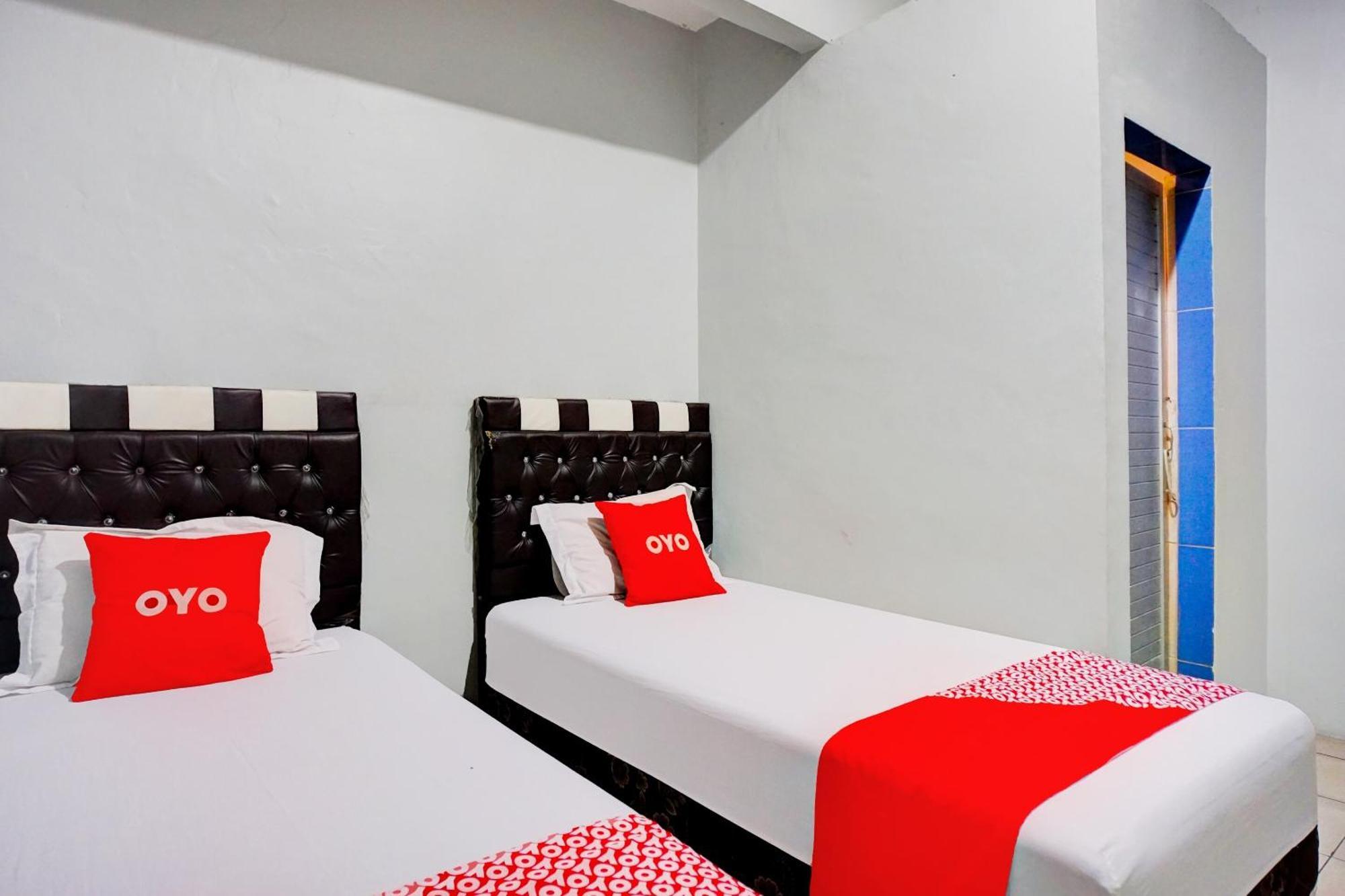 Oyo 93071 Home Stay Kembar Syariah Binjai 외부 사진