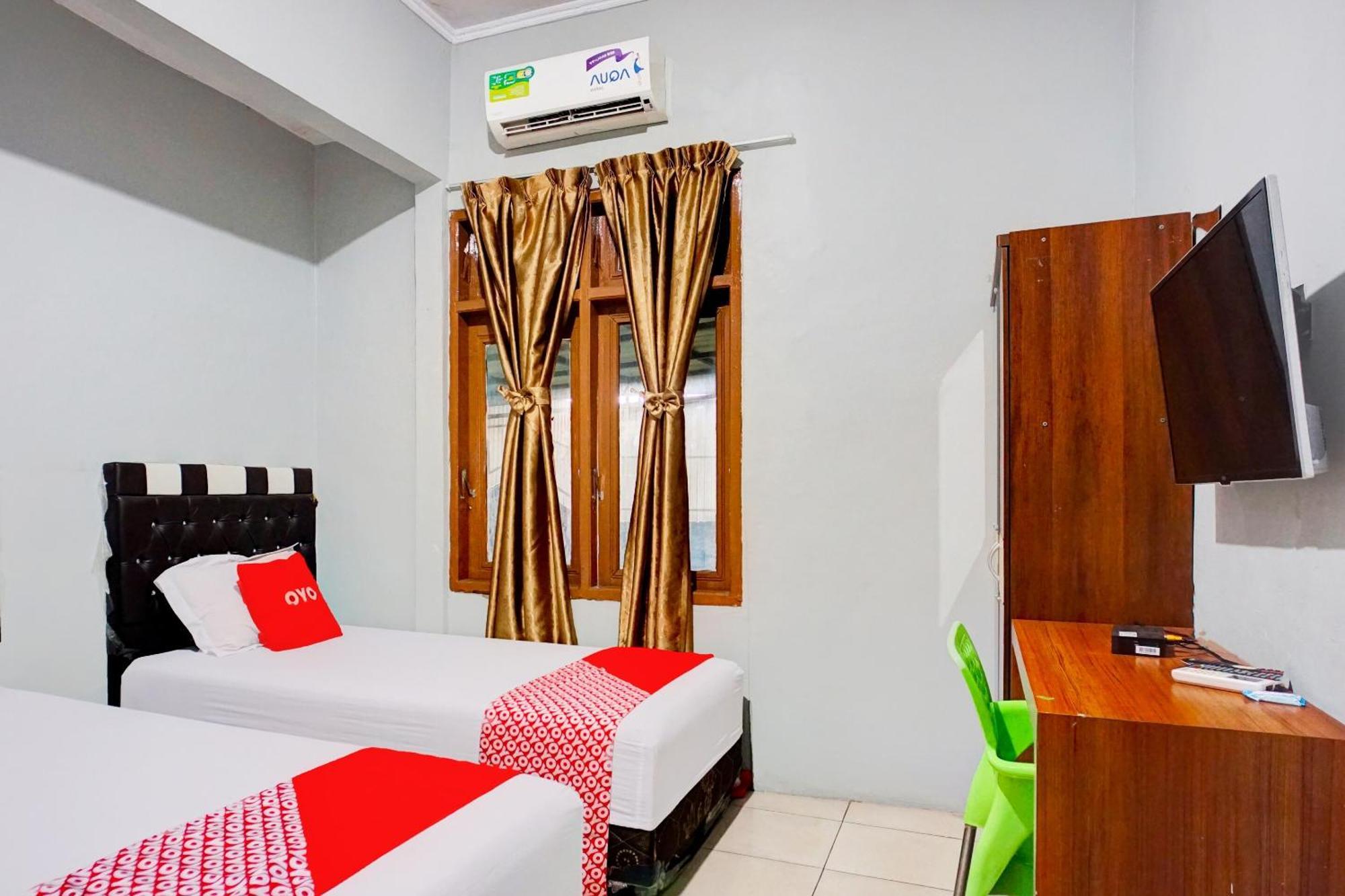 Oyo 93071 Home Stay Kembar Syariah Binjai 외부 사진