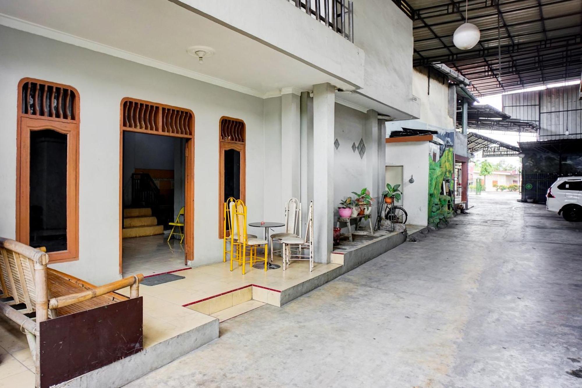 Oyo 93071 Home Stay Kembar Syariah Binjai 외부 사진